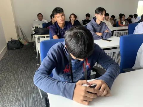 บรรยากาศการสอนสาขาเทคโนโลยีสารสนเทศ และคอมพิวเตอร์ธุรกิจ