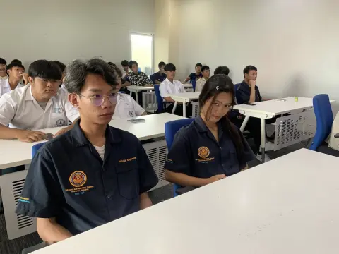 บรรยากาศการสอนสาขาเทคโนโลยีสารสนเทศ และคอมพิวเตอร์ธุรกิจ